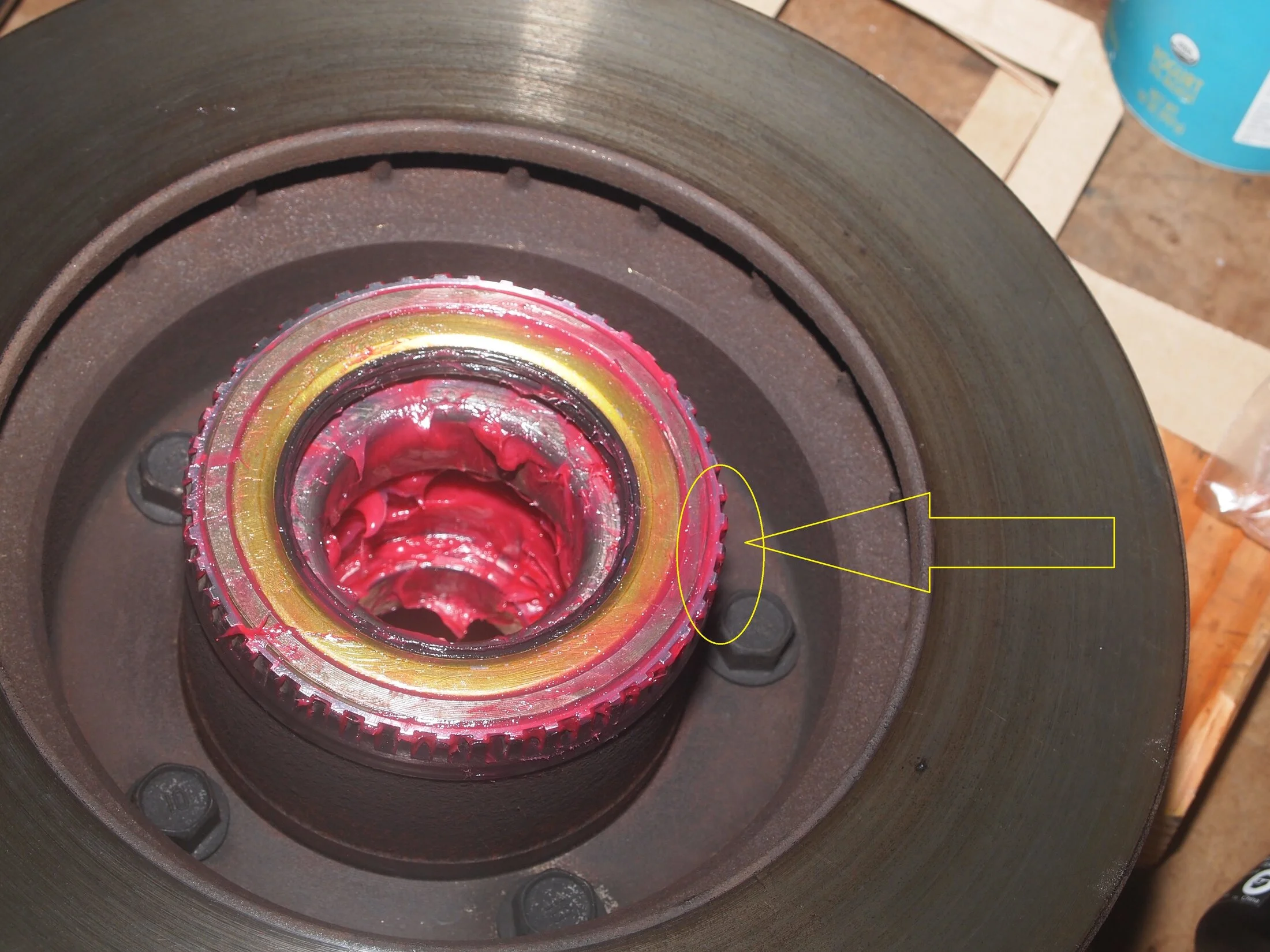 DS Axle hub, wheel bearing and knuckle.webp