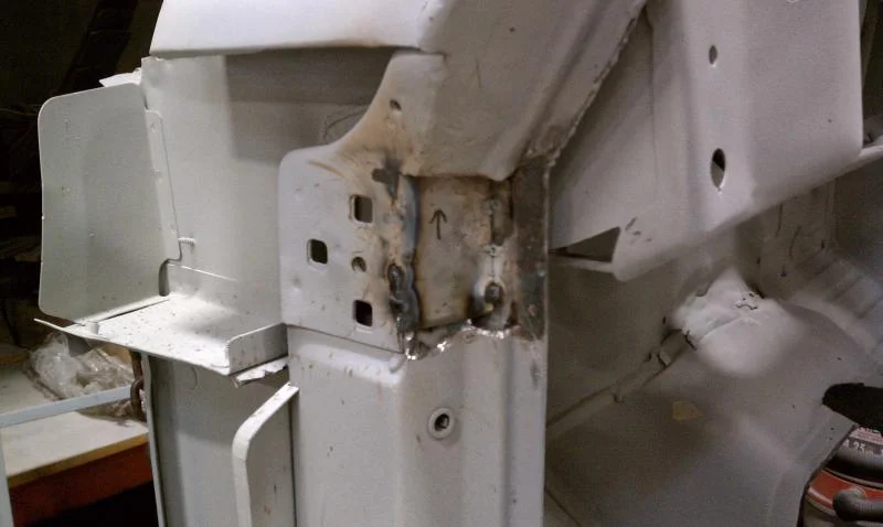 DS Front Door jamb bad spot.webp