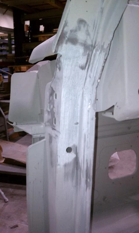 DS Front Door jamb bodywork 1.webp