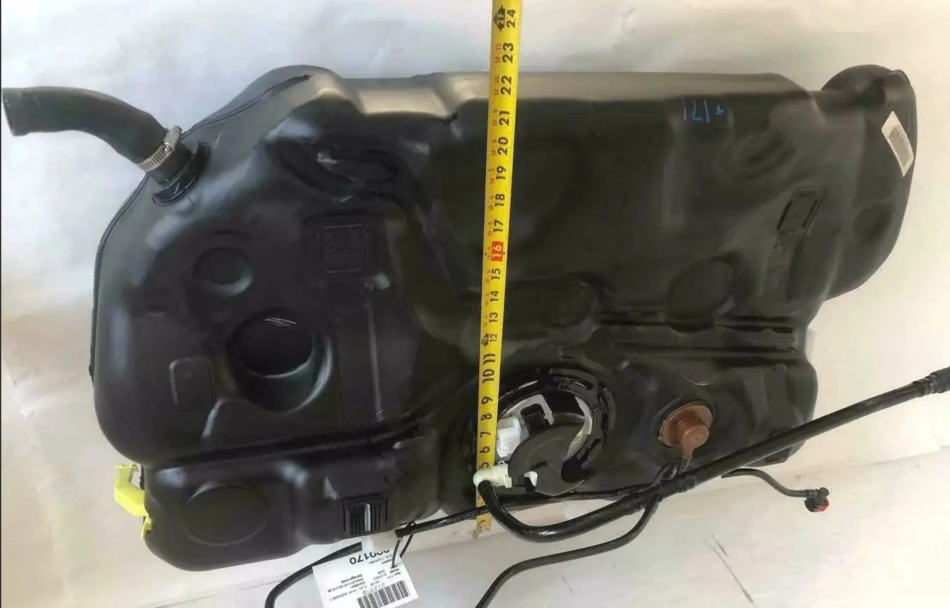 Element Fuel Tank Width__01.jpg
