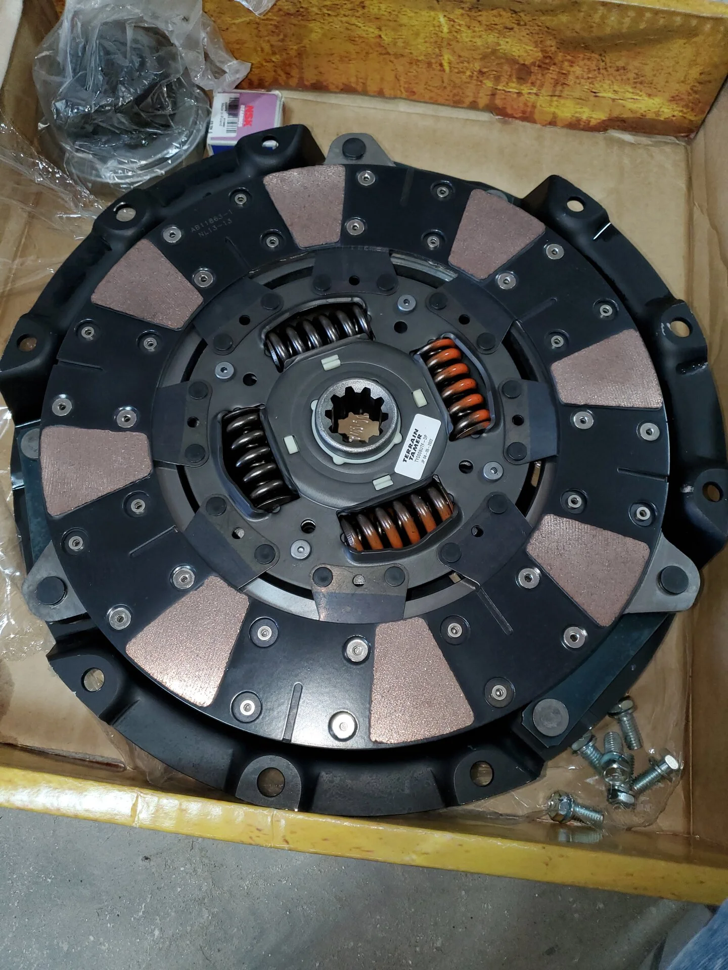 ENGINE SIDE OF THE CLUTCH DISC.jpg