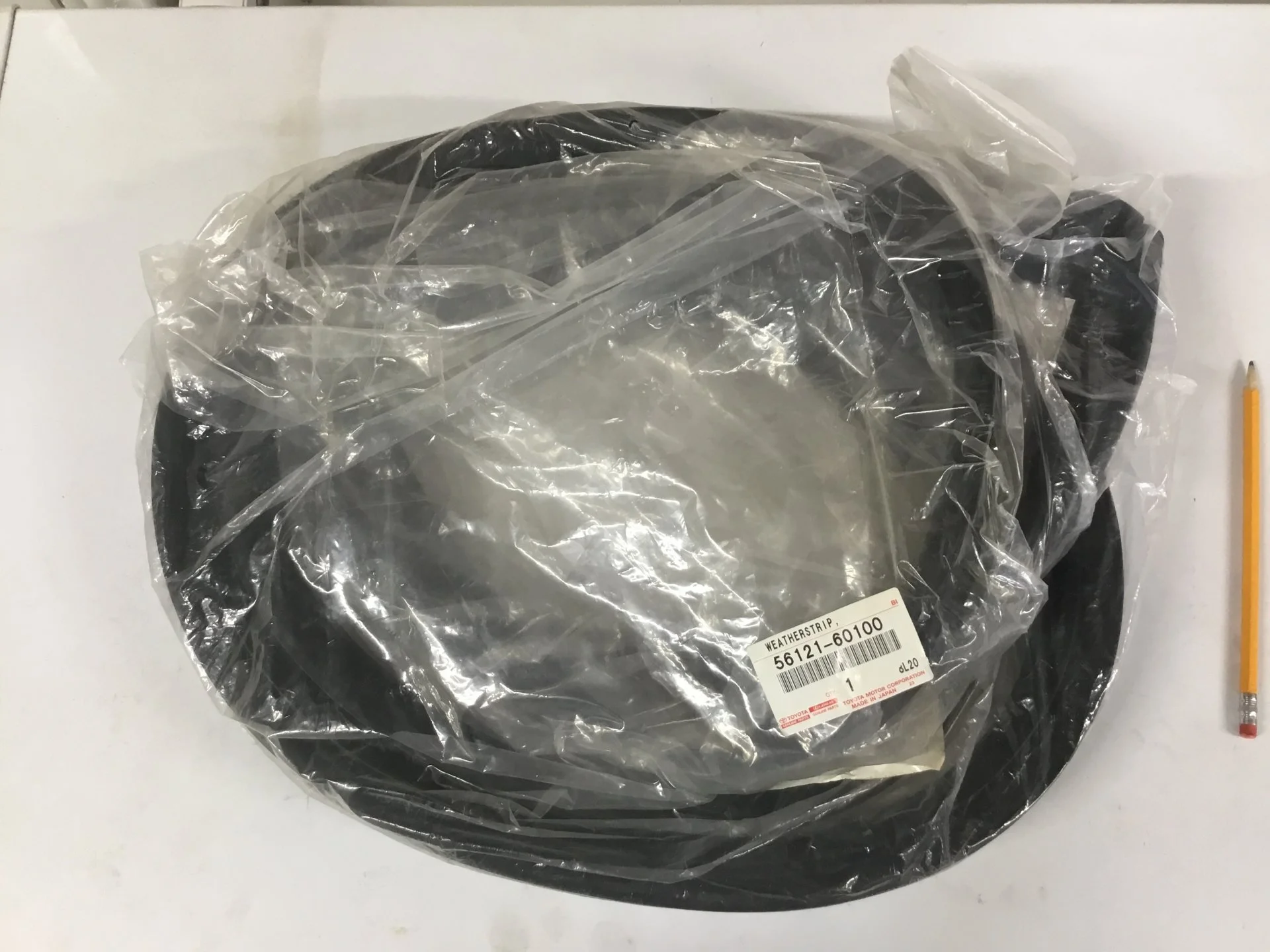 SOLD Lubbock TX 80 Series OEM Windshield gasket (New) IH8MUD Forum