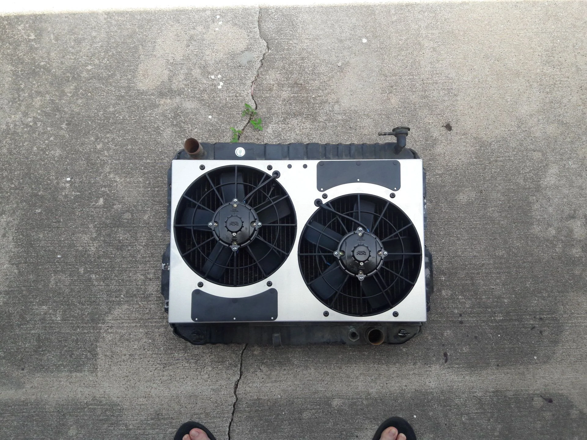 fan shroud on radiator.webp