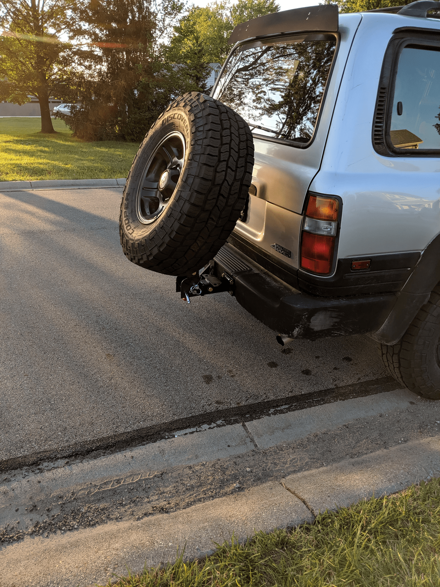 rear hitch tire carrier