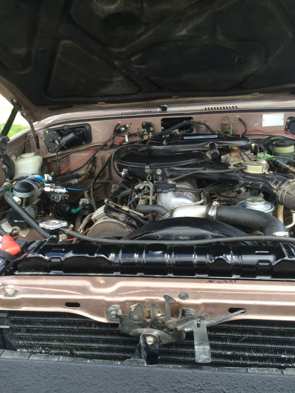 FJ 60 Engine Compartment 003.webp