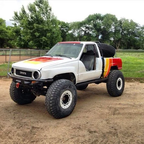 FJ Cruiser Hilux.webp