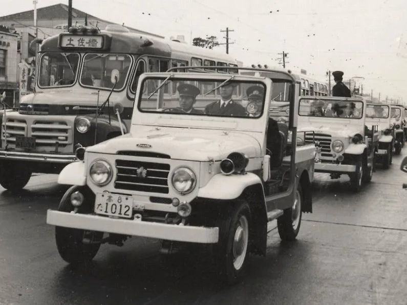 fj25 police japan.jpg