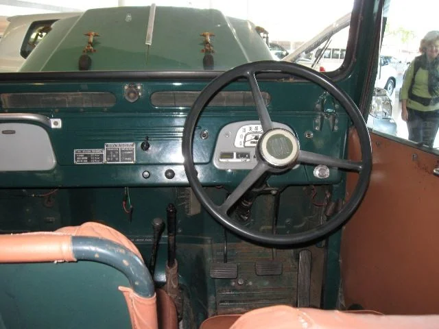 FJ25- Theiss (Toyota Aust) Interior) (6).webp