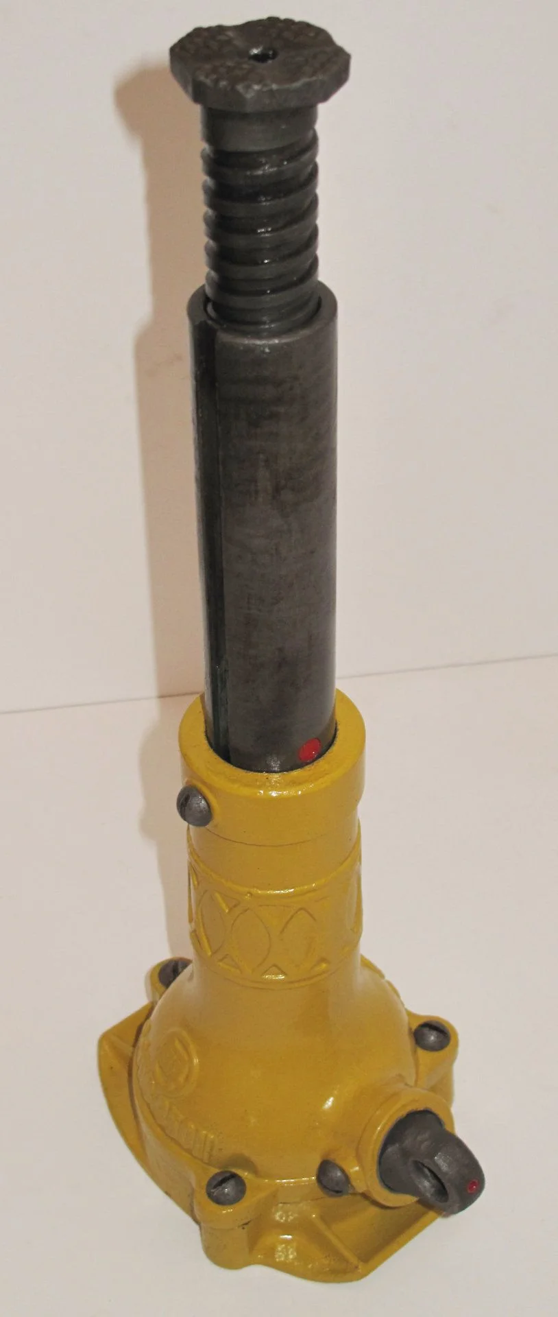 FJ40 Bottle Jack - Full Extend.webp