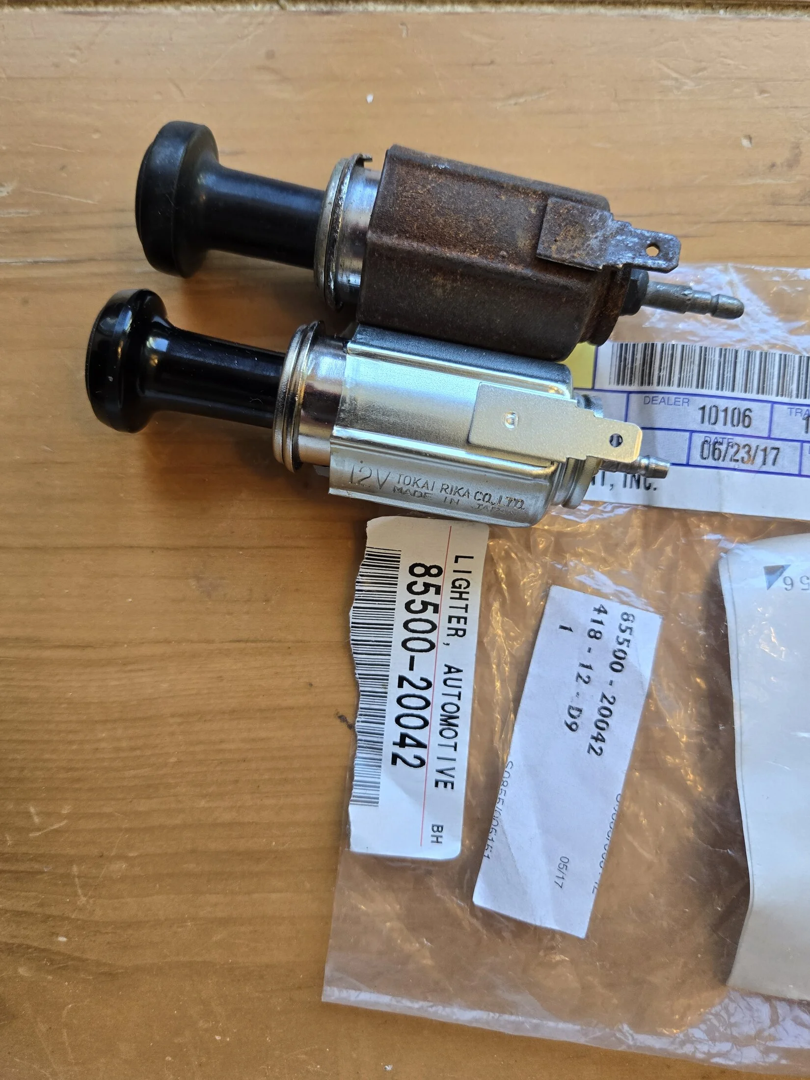 FJ40 Cig Lighters.webp