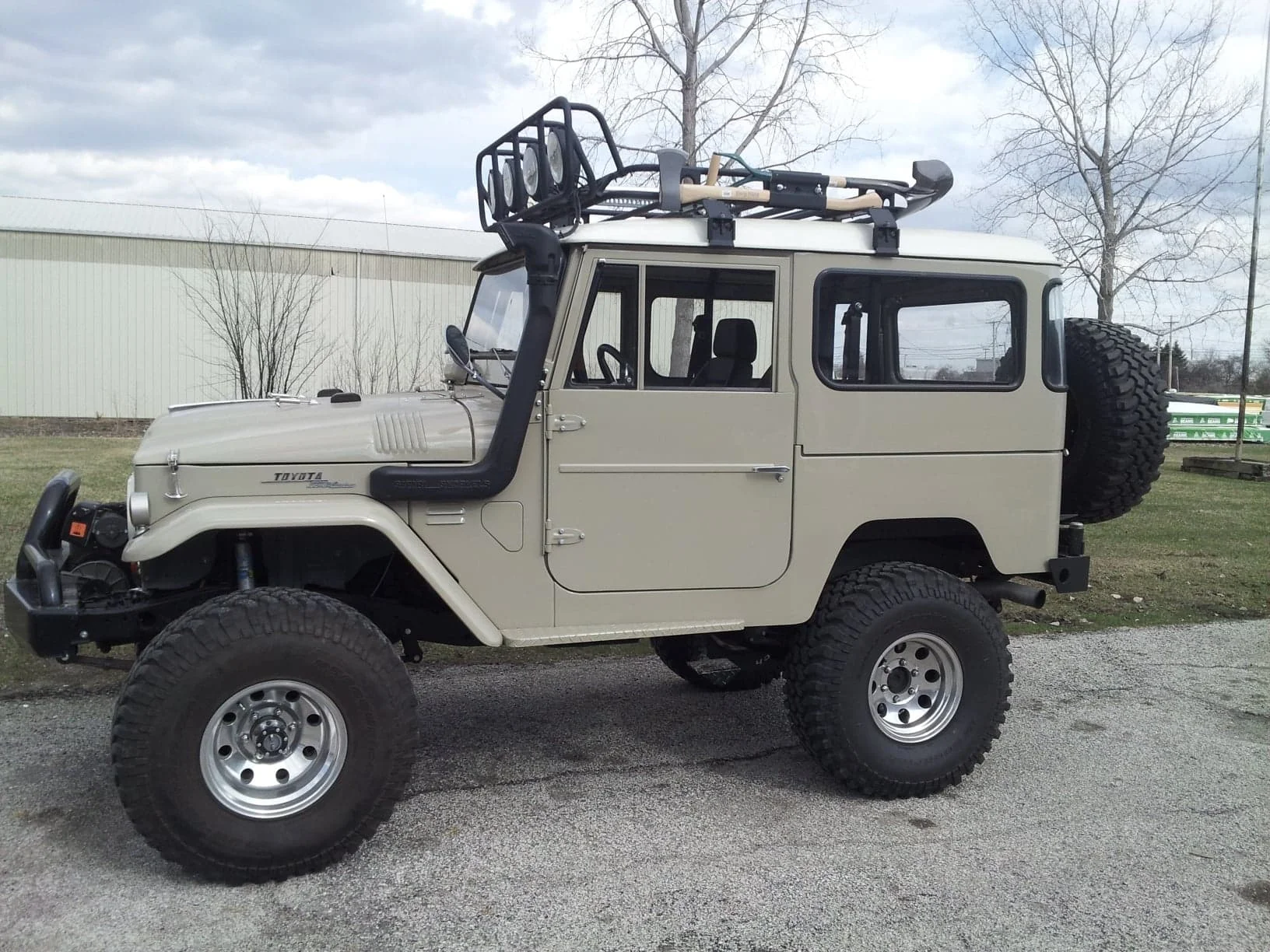 FJ40 Cummins.jpg