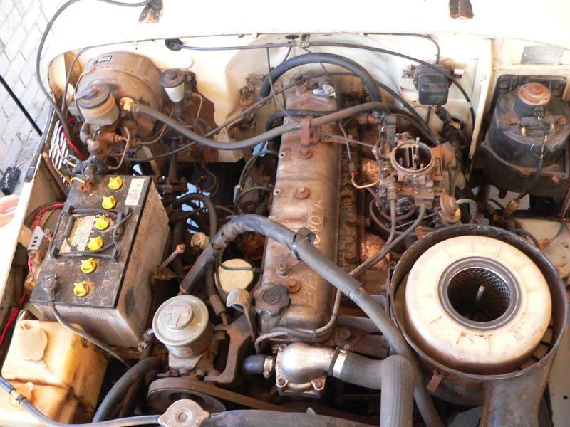 FJ40-engine-bay.webp