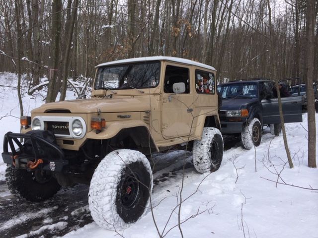 FJ40 in snow.JPG