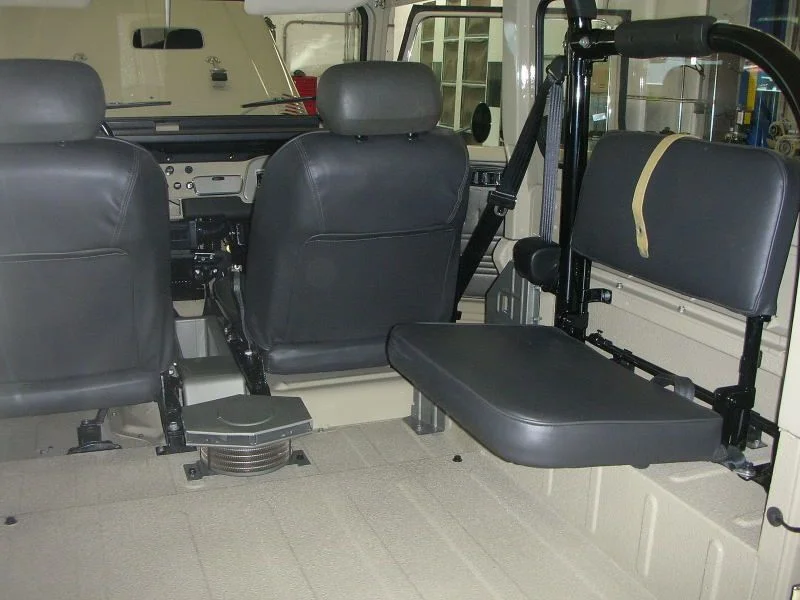 FJ40 light05.webp