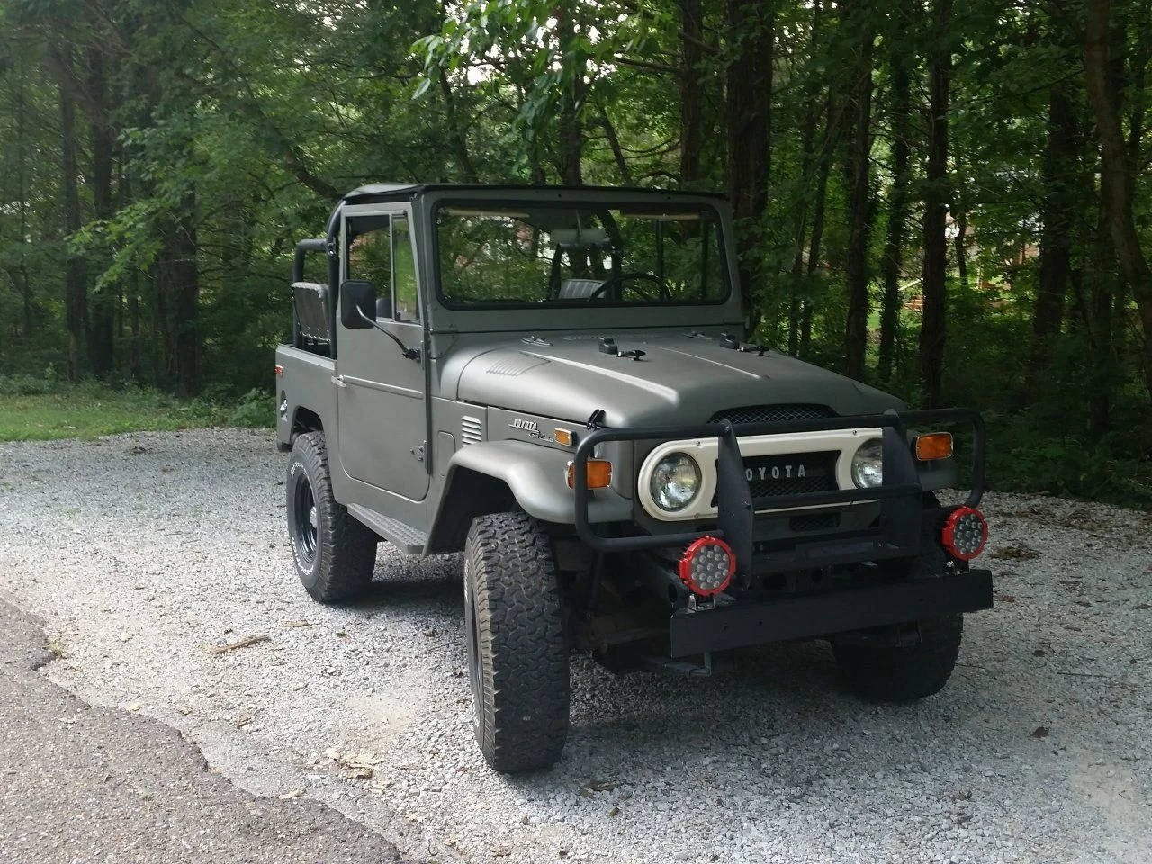 fj40-outside-1-jpg.1295882