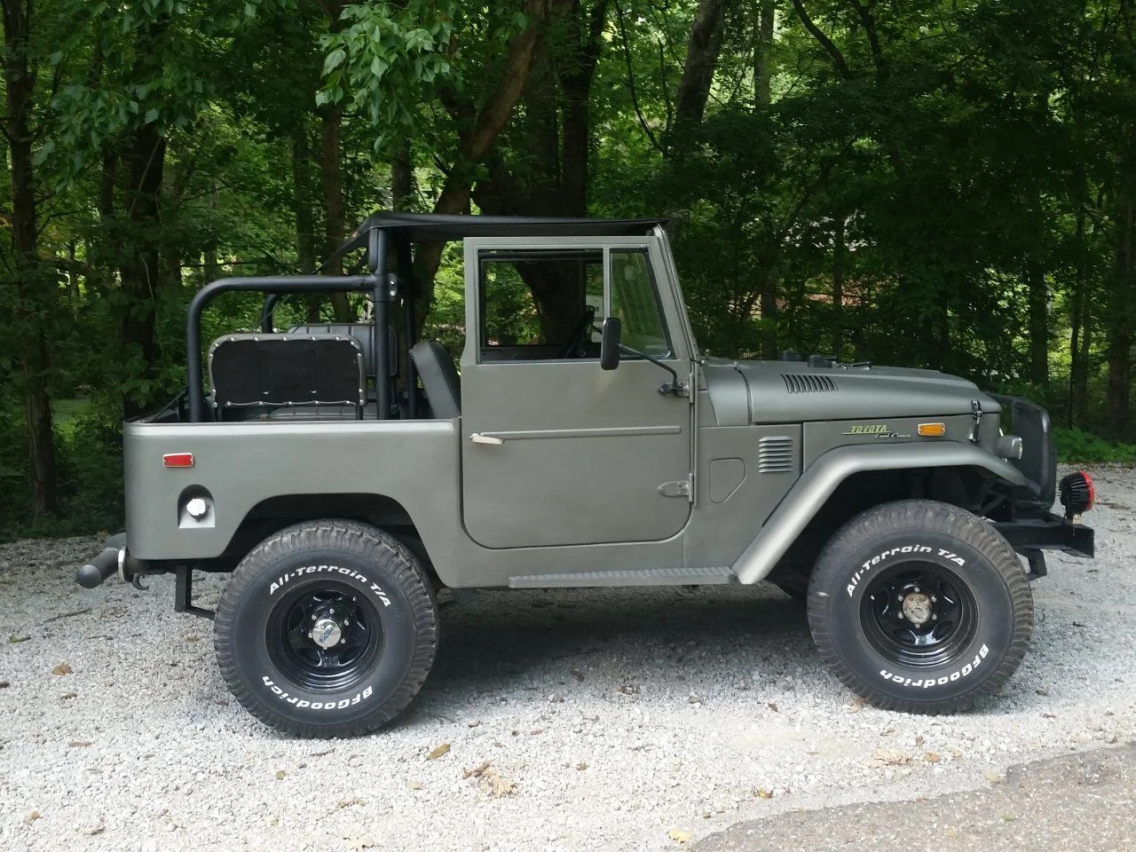 fj40-outside-1a.webp