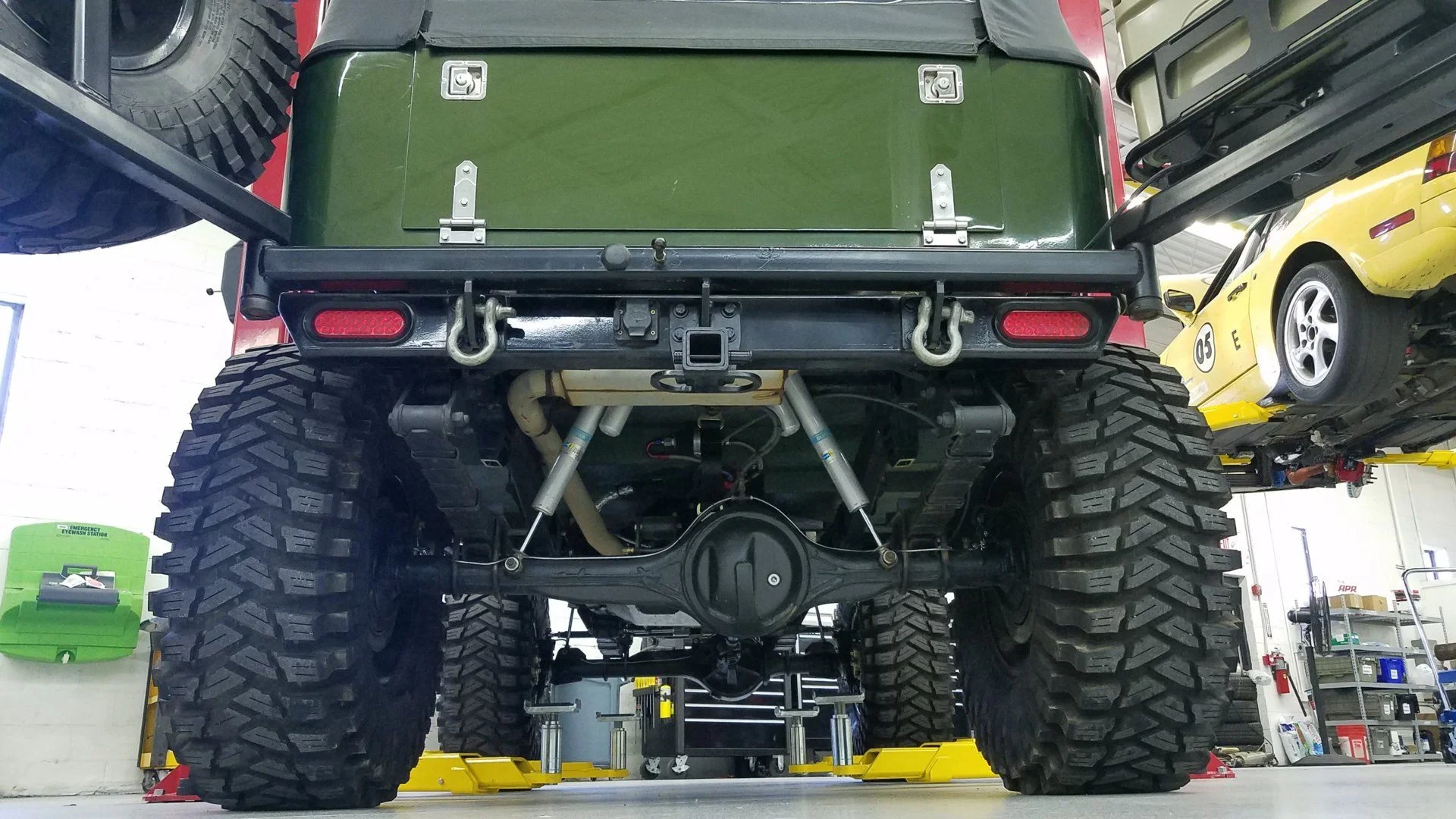 FJ40 rear axle back shot.webp