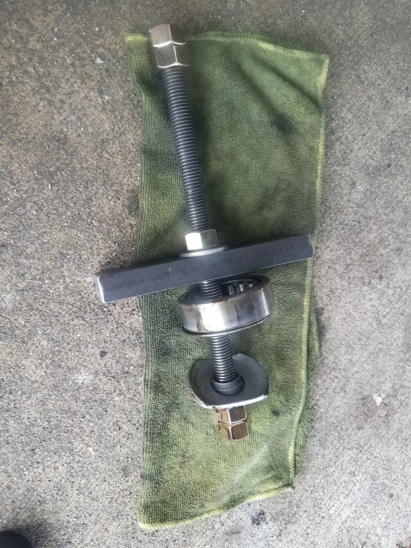FJ40 rear axle bearings c.webp