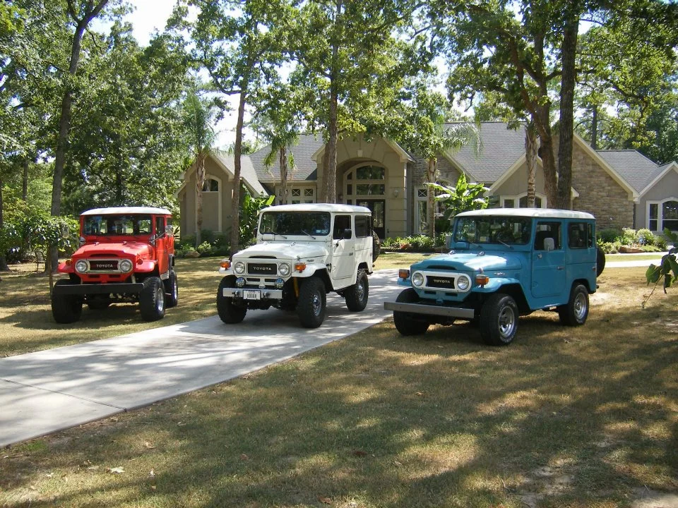 FJ40 red white blue.webp
