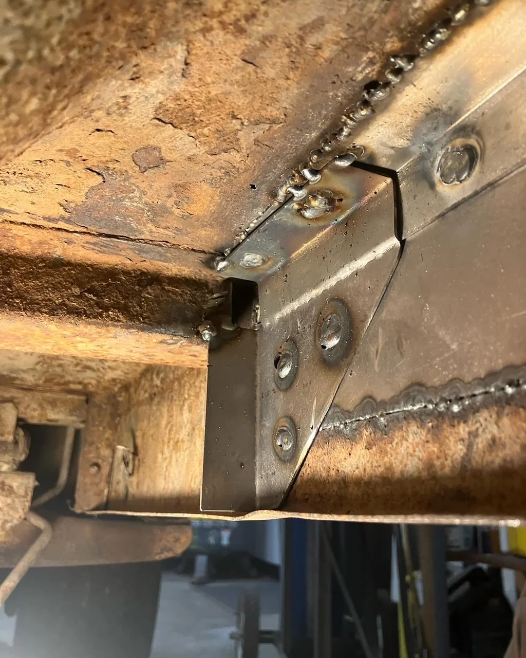 fj40245 (1).webp