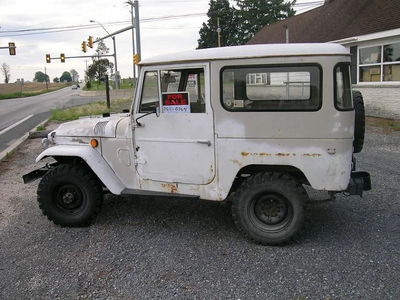 FJ40_left_small.webp