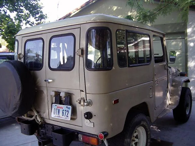 FJ40_rear.webp