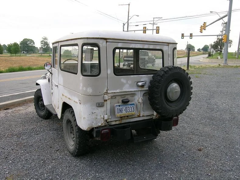 FJ40_rear_small.webp