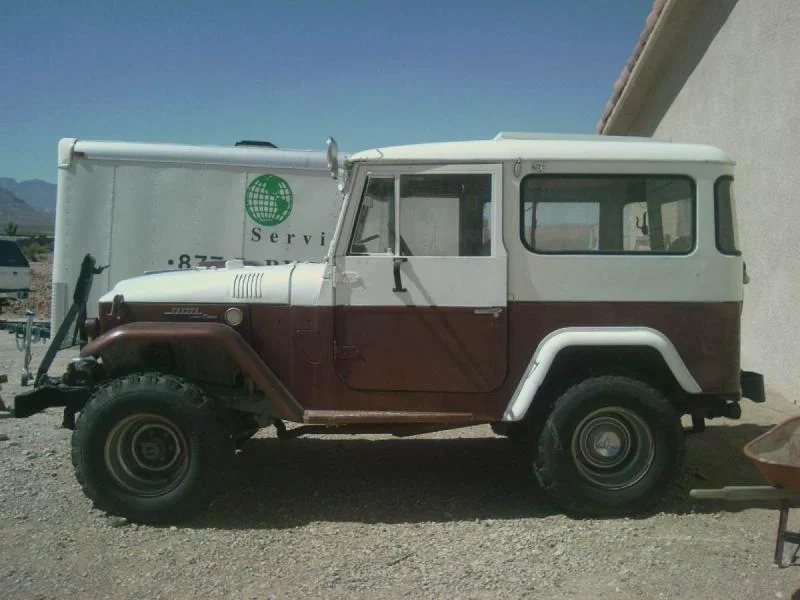FJ40Lside75.webp