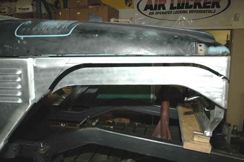 FJ45-Raised-Fenders-1.webp