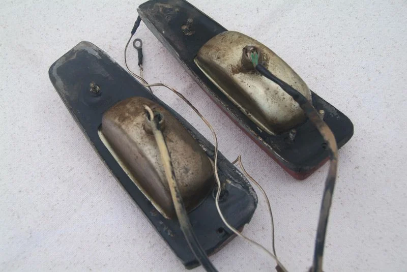 FJ45LVTailLights.webp