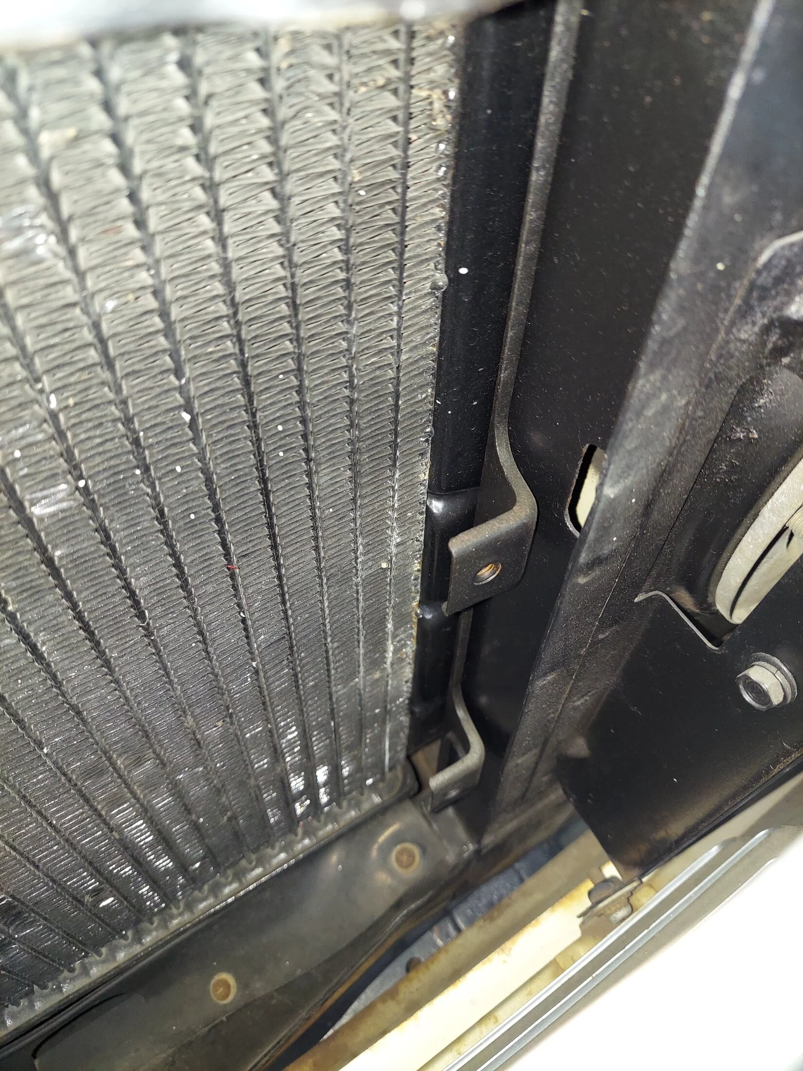 FJ55 Condenser bracket.webp