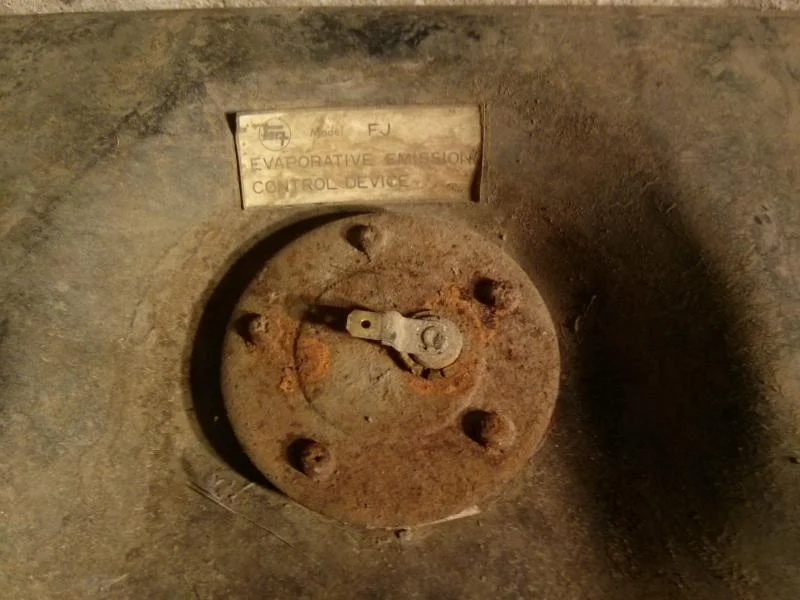 fj55-fuel-tank-2.webp