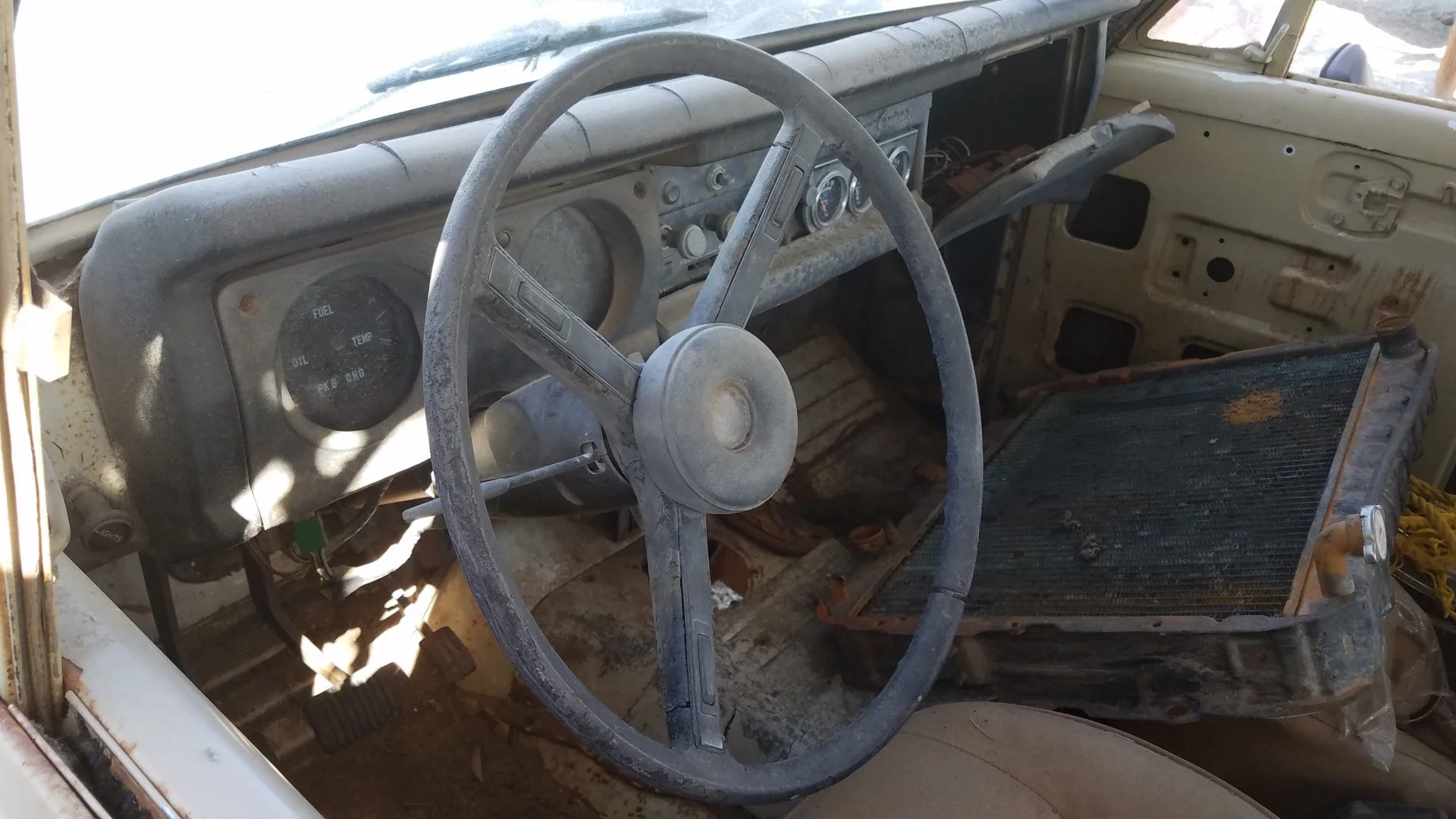 FJ55 interior (4).webp