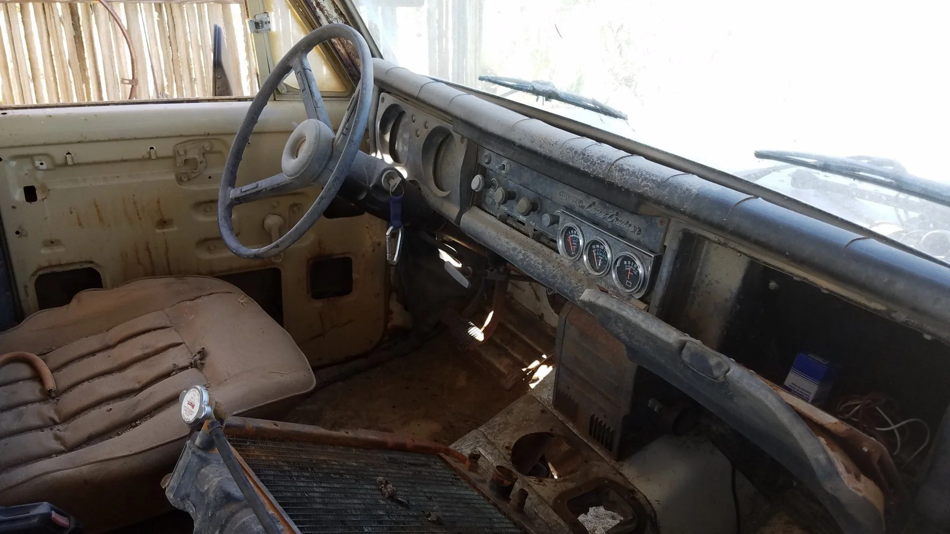 FJ55 interior (6).webp