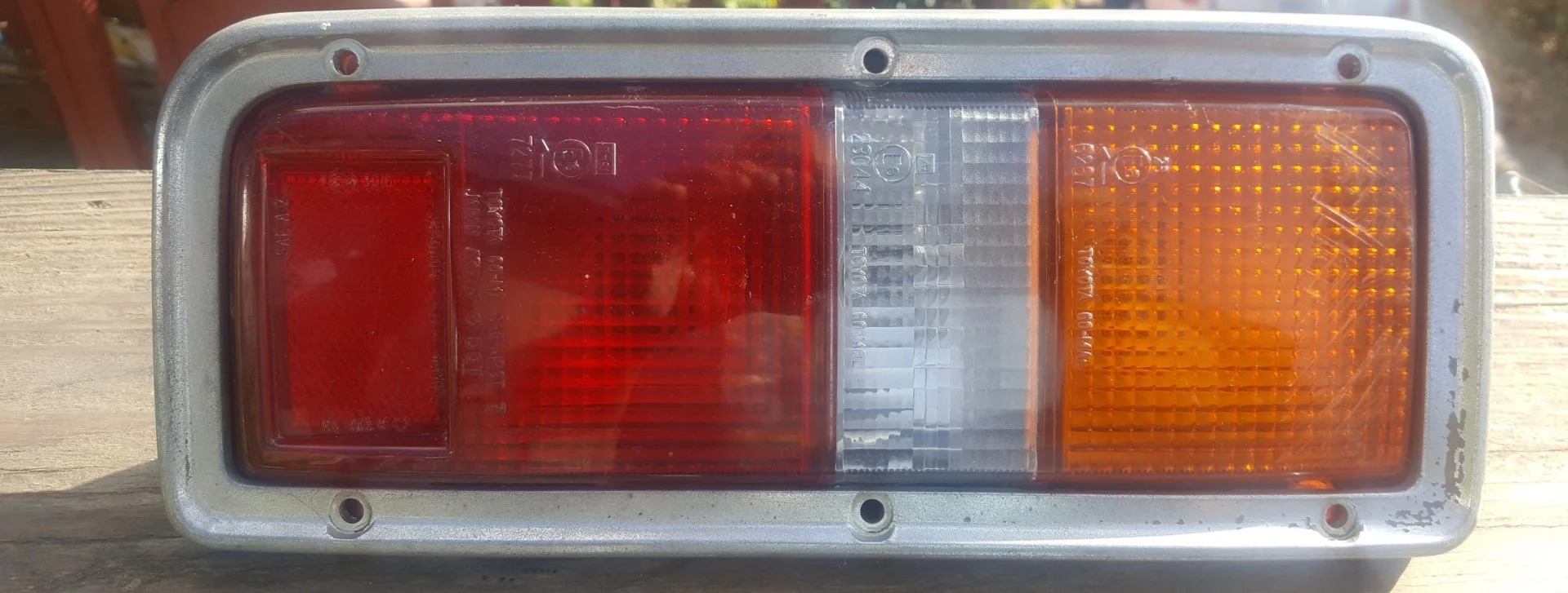 FJ55 TAILLIGHT 78-79 LEFT.webp