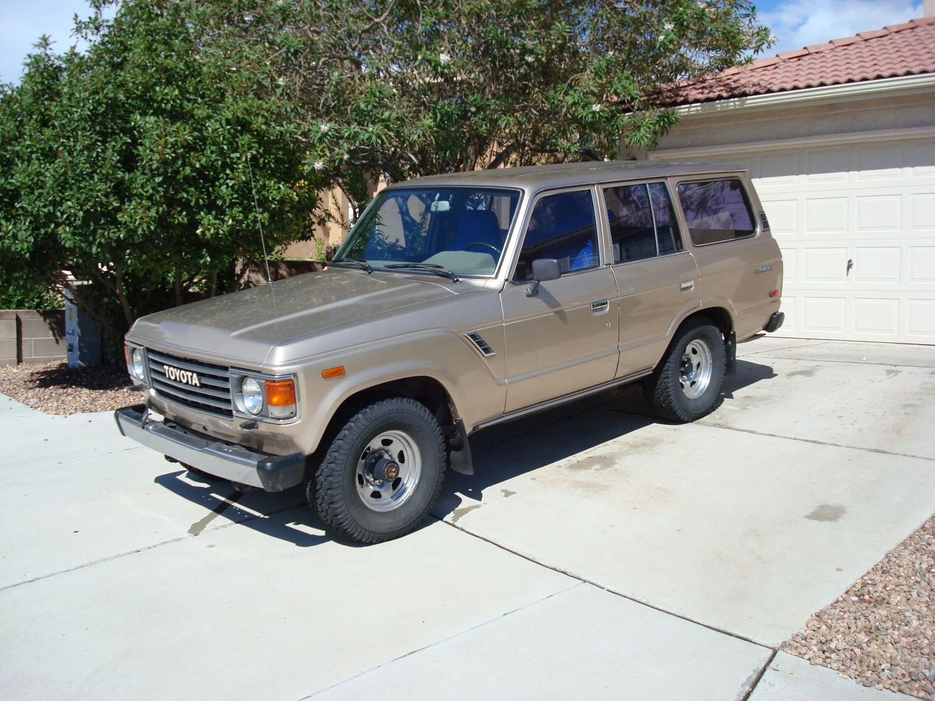 FJ60 001.jpg
