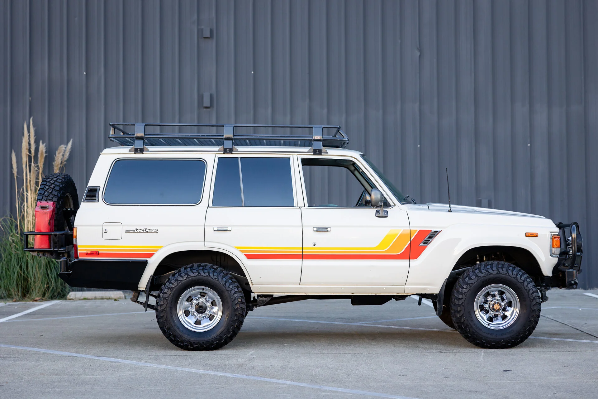 FJ60-4.webp