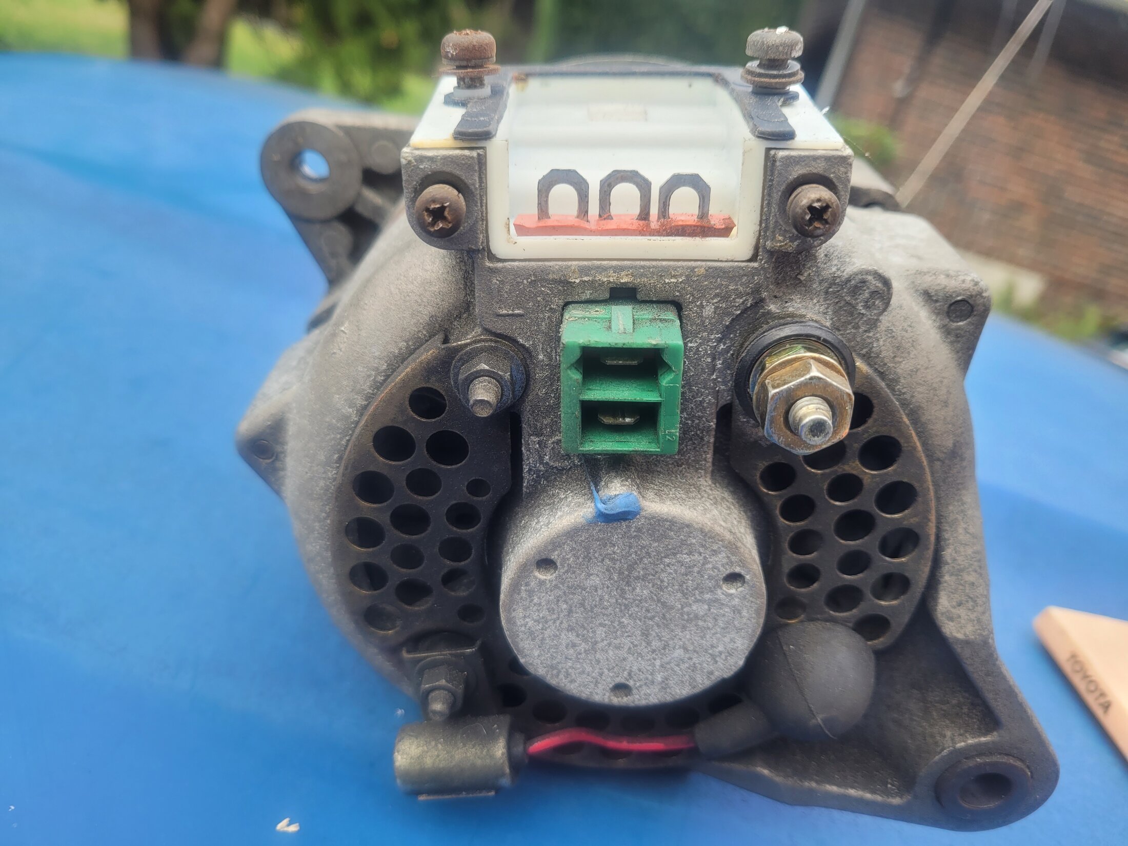 FJ60 alternator 2.jpg