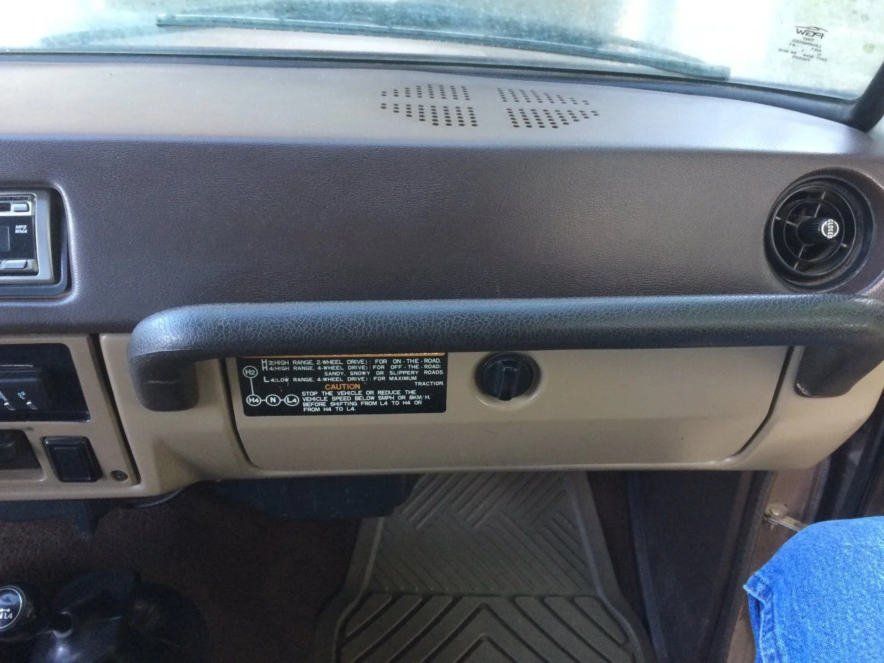 FJ60 Dash and Frame 004.webp