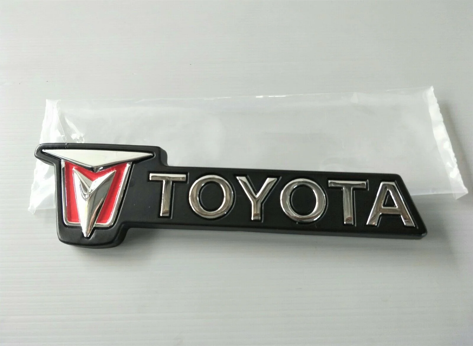 FJ60 Emblem .webp