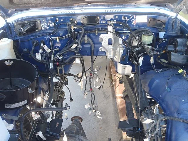 FJ60-Engine-Bay.webp