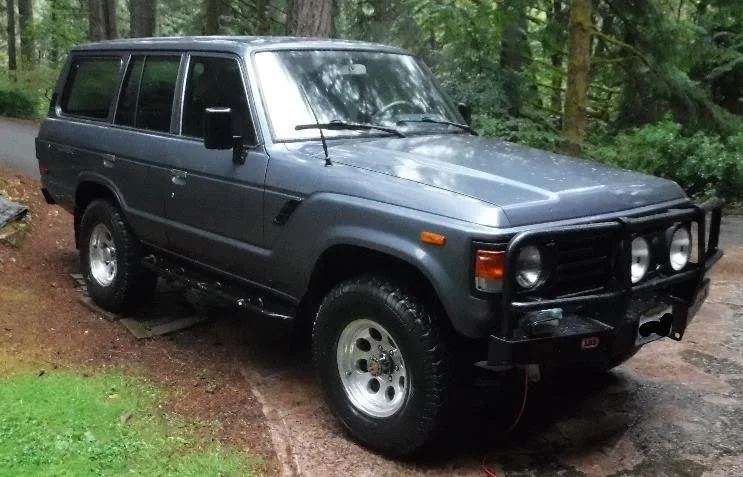 fj60 EXT RIGHT FRONT QTR.jpg