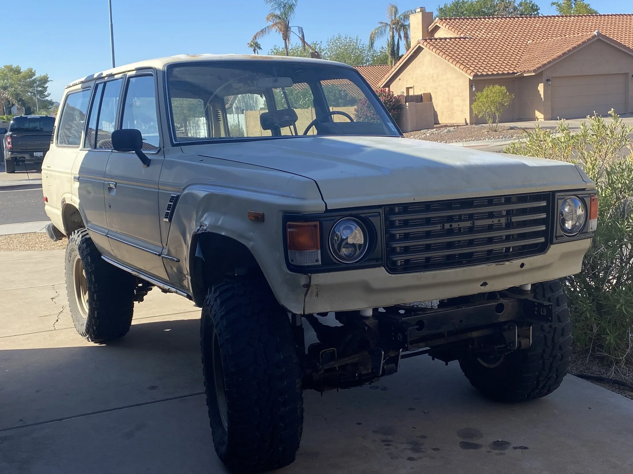 fj60-front-black-grill.jpg