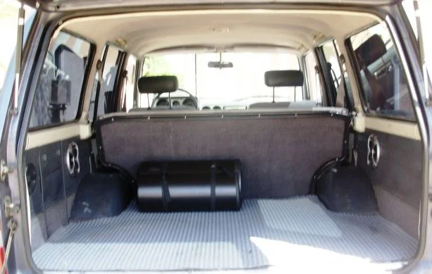 FJ60 inside rear DSCN7047.webp