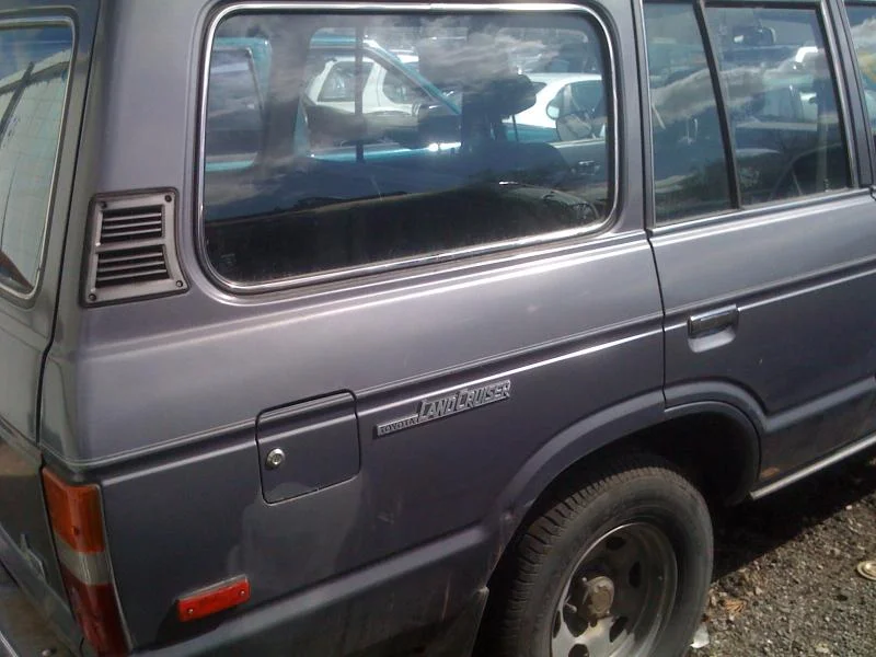 FJ60 junk yard pics 002.webp