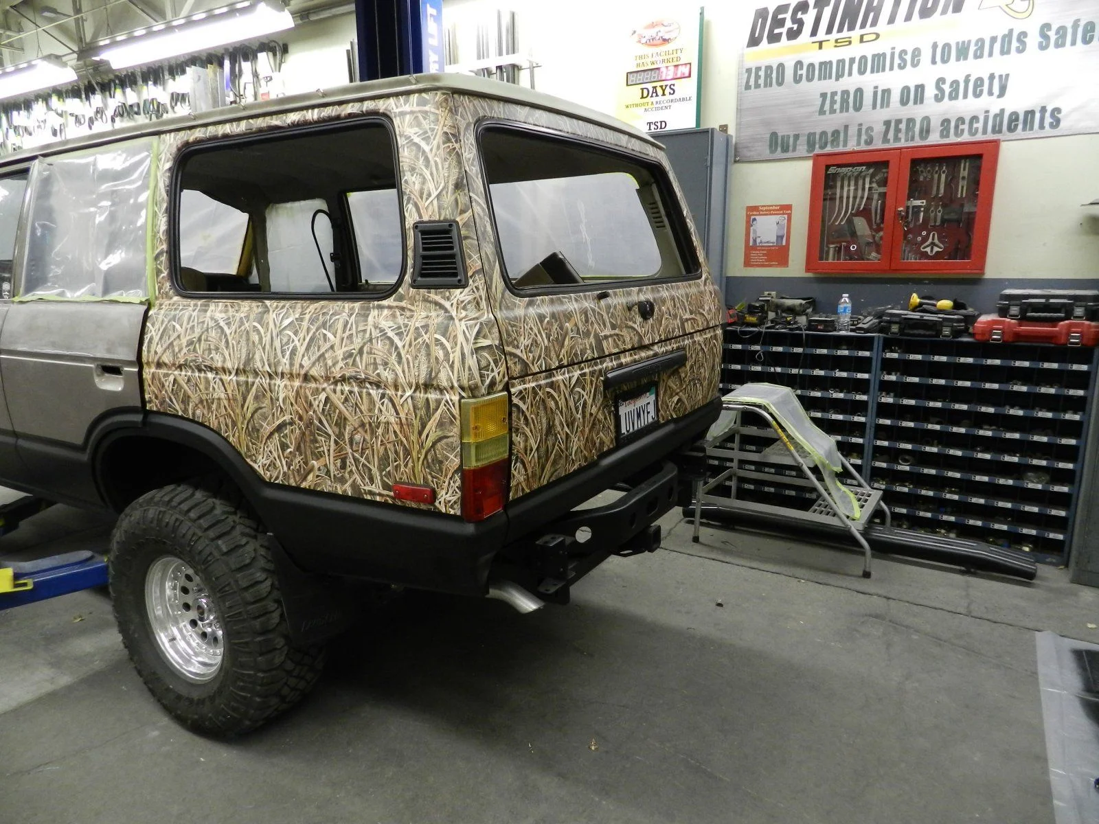 FJ60 Re-paint 012.webp