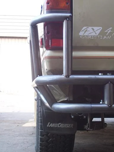 FJ60 Rear bumper 016 Resize.webp
