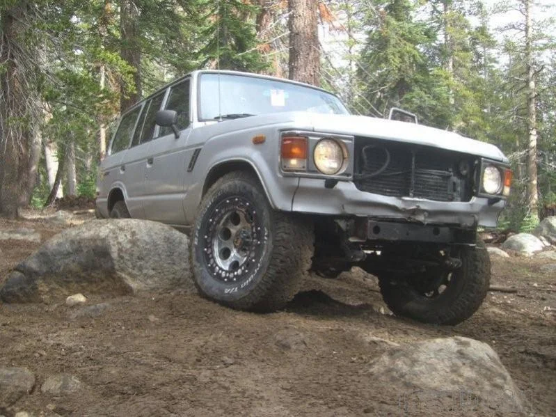 FJ60Action-full.webp