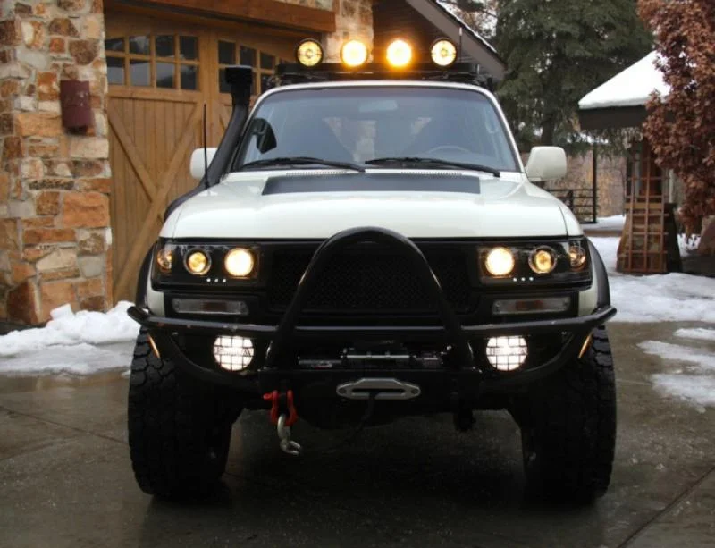 FJ80FrontStraighLightsOnt.webp