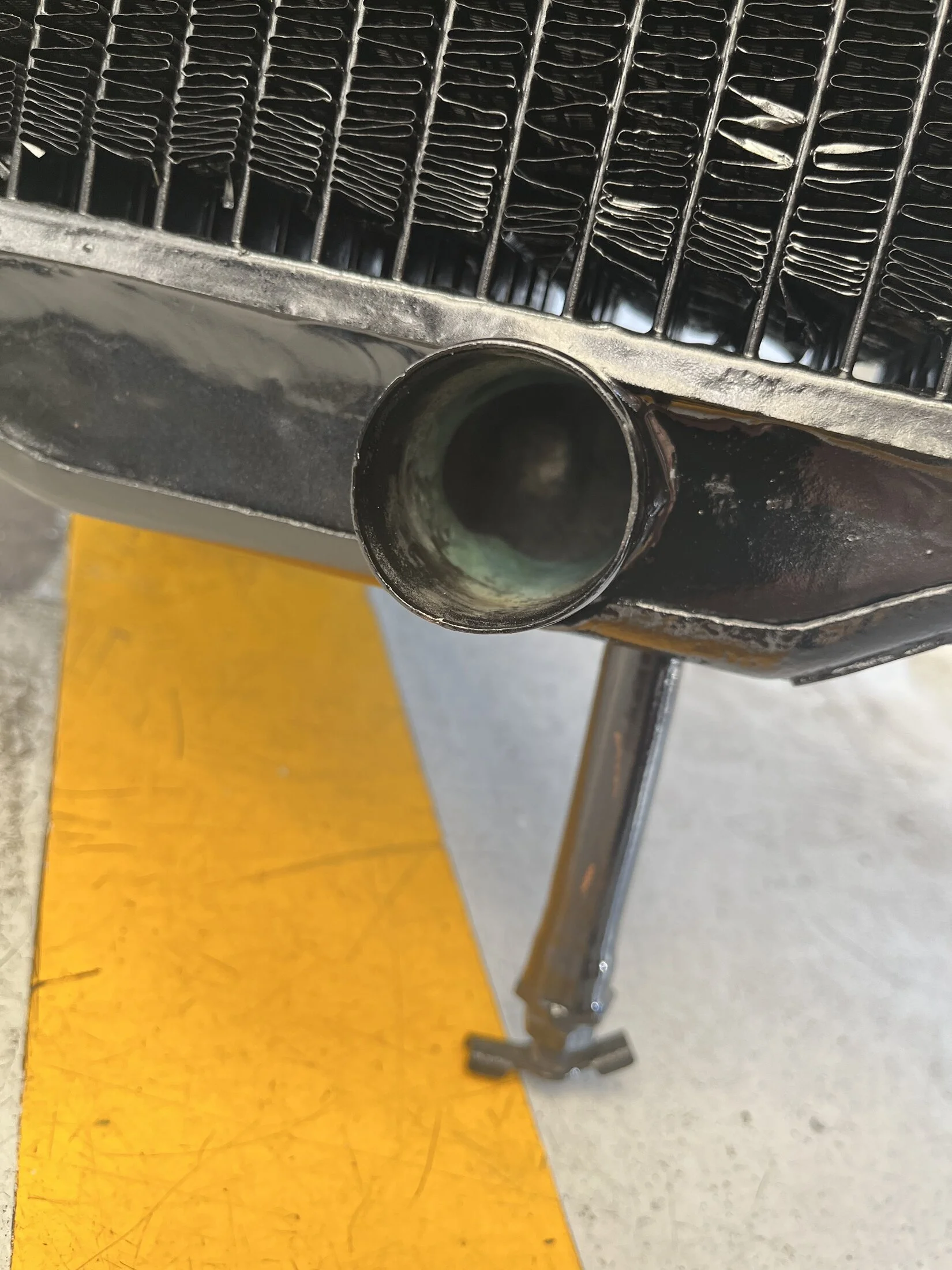 FJ_40_Radiator_Brass_Early2.webp